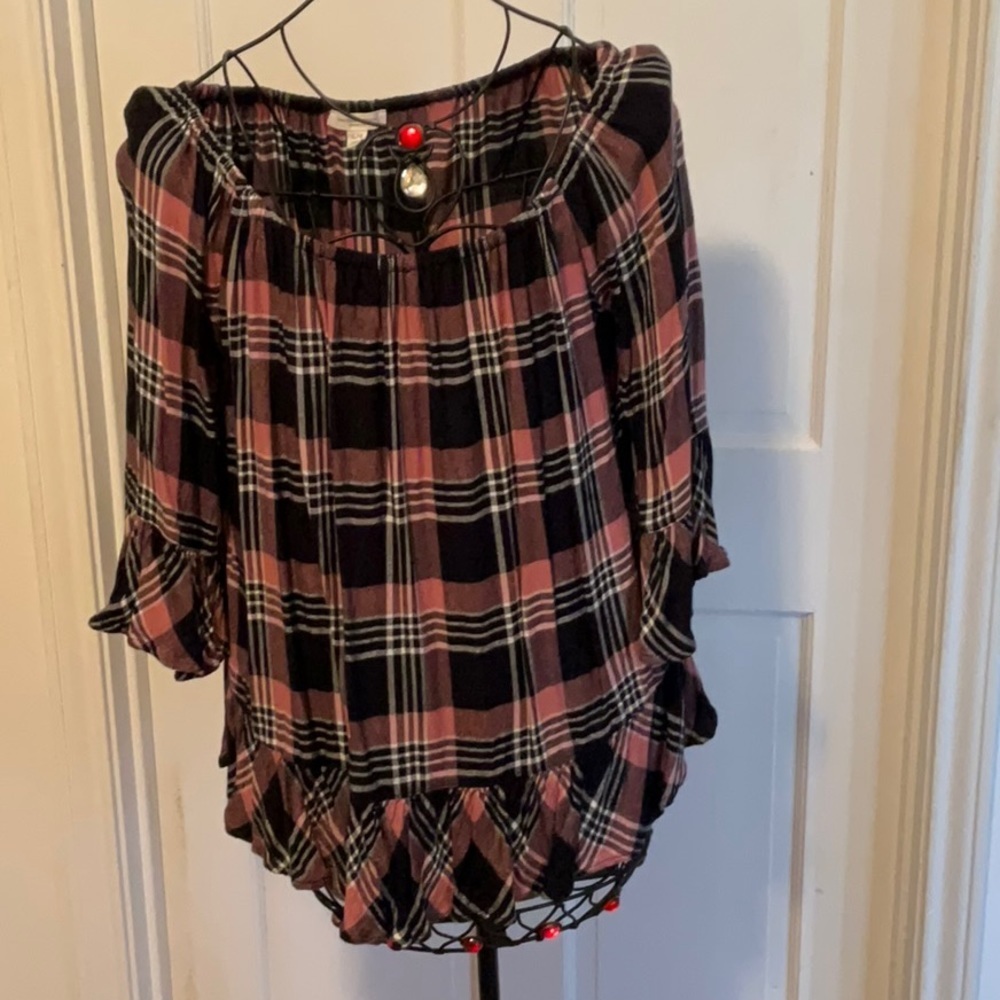 🍿🍿🍿3 for 12$🍿🍿🍿Plaid Women's Top in Pink and Black